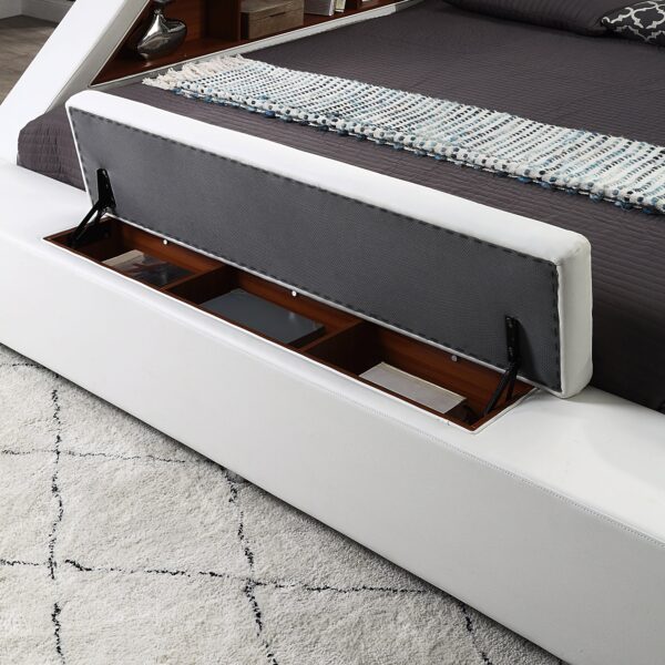 9015 White King Bed - Image 4