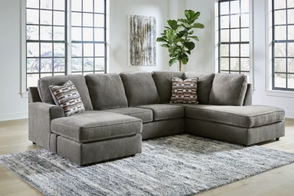 O'Phannon 2-Piece Grey Sectional with Chaise